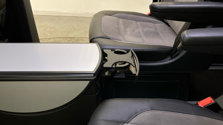 Volkswagen Caravelle 2.0 TDI Executive 199 4MOTION 5dr DSG Diesel Estate